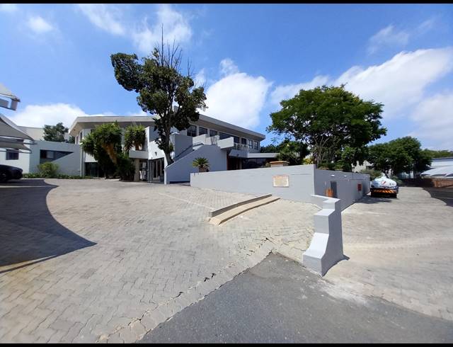1,428M² OFFICE TO LET IN BRYANSTON